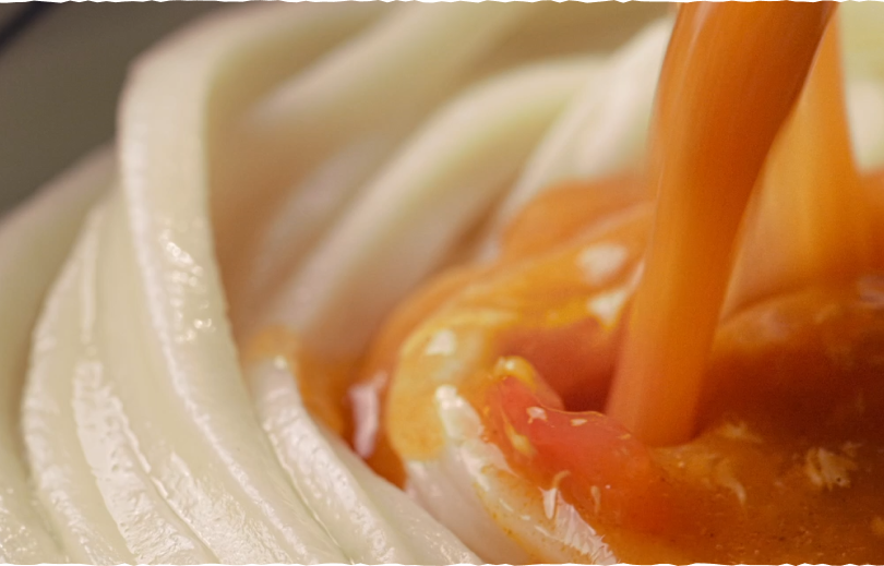 トマたまカレーとよく絡む打ち立てうどん